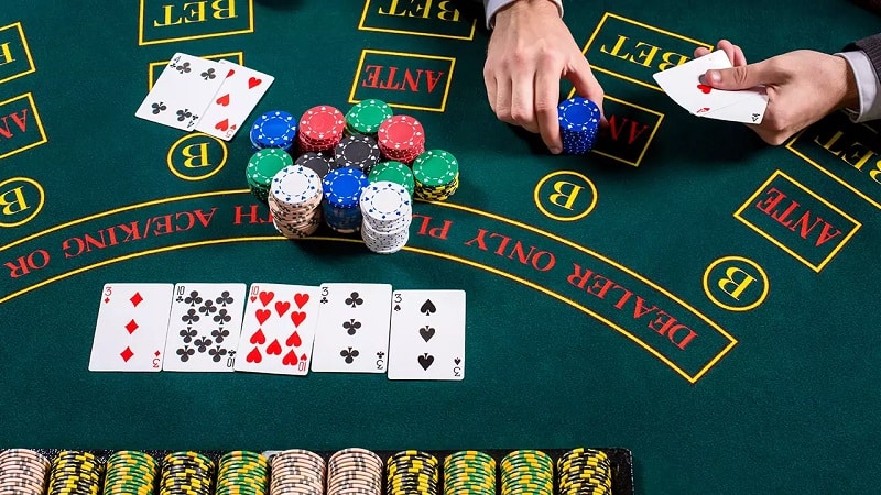 Casino poker game